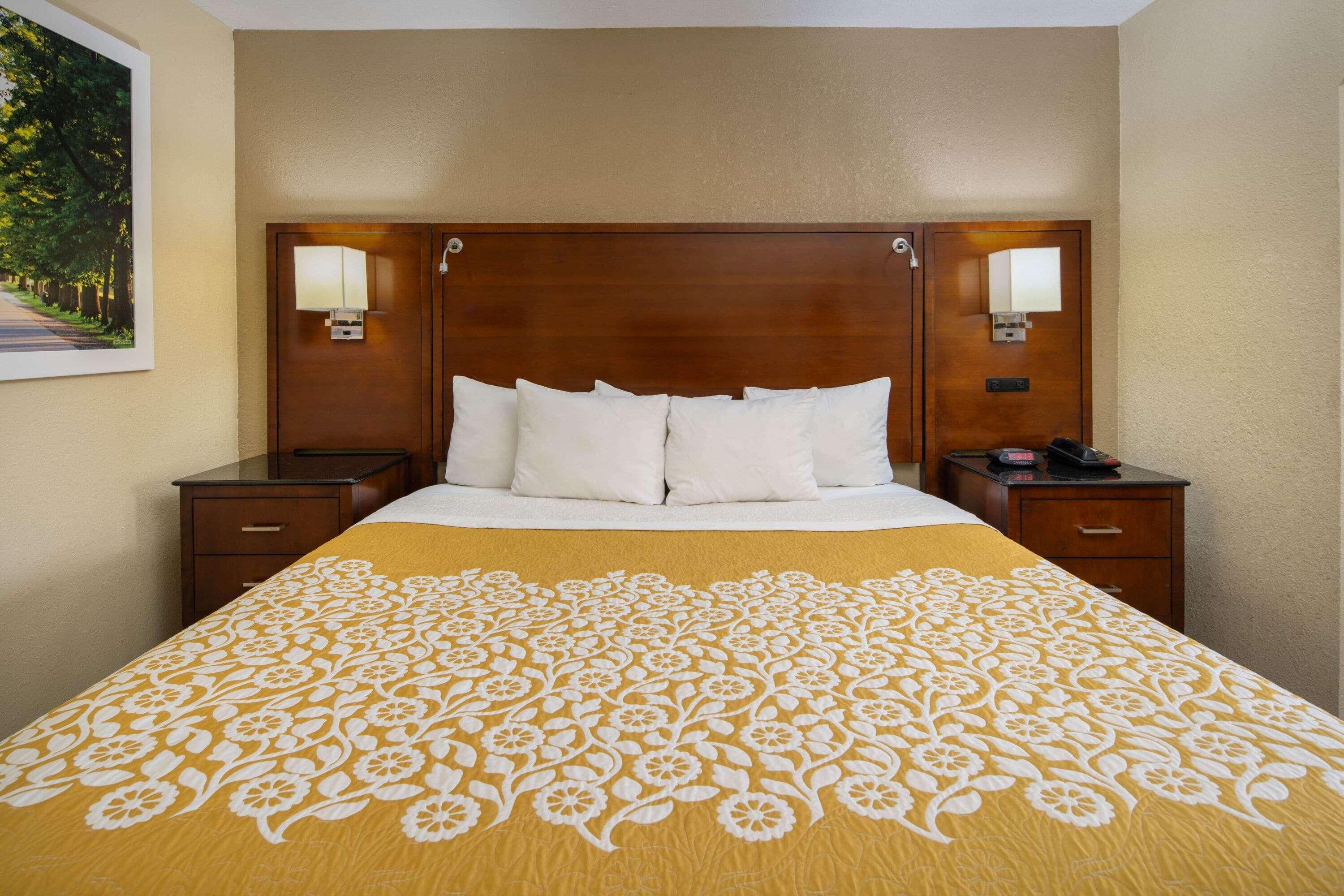 Days Inn By Wyndham Thomaston Bagian luar foto
